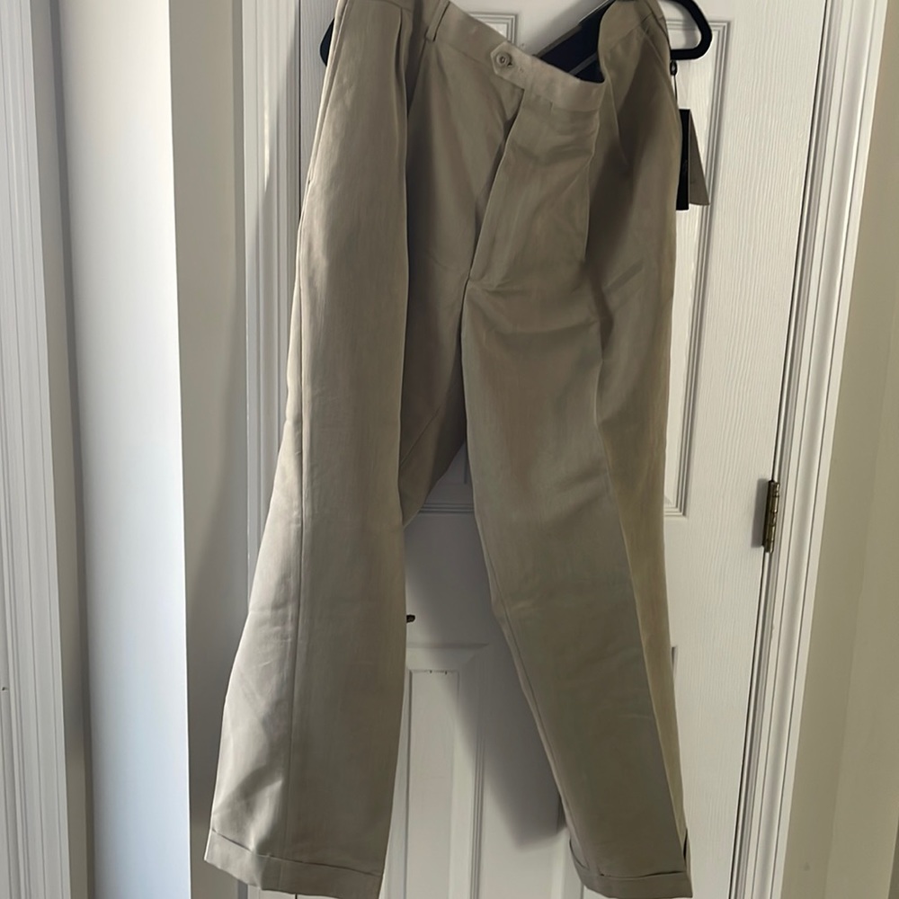Mens Natural Issue Pleated Cuff Dress Pants 42x30 NWT